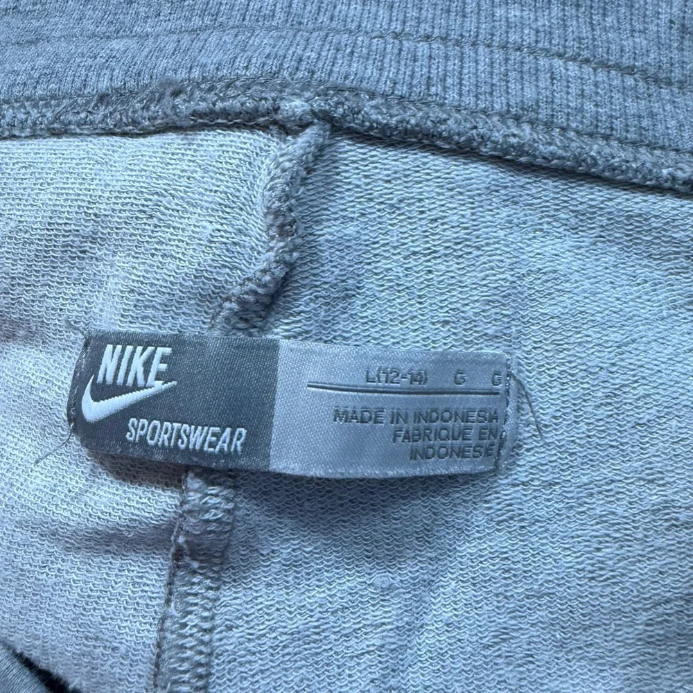 Y2K Workout Nike Sportswear Gray Heather Capri Sweatpants Joggers Size L 12-14